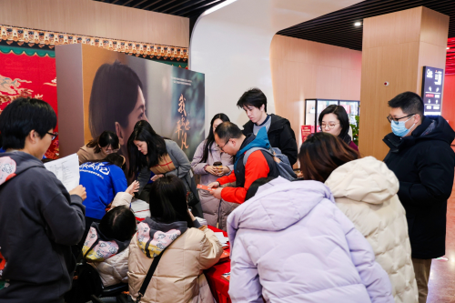 纪录片我要你平凡首映关注罕见病患儿的用药难题