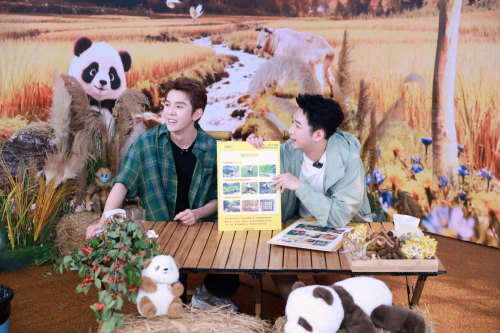 李佳琦直播间“热土·丰年”专场：10万件农货热销背后的助农新范式